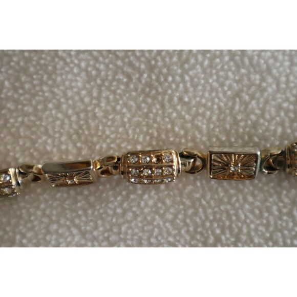 LInks Many Rhinestones Bracelet Gold Toned Fashion Jewelry 8” - Picture 13 of 14